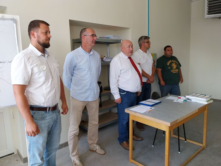 „Tizenkét kőmíves összetanakodék, magos Déva várát hogy felépítenék”