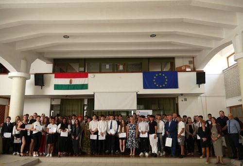 Elismerésben részesültek a tanév legeredményesebb diákjai és oktatói