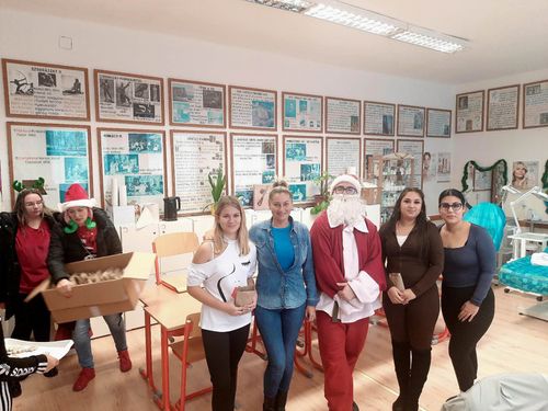 Megérkezett a Mikulás iskolánkba!